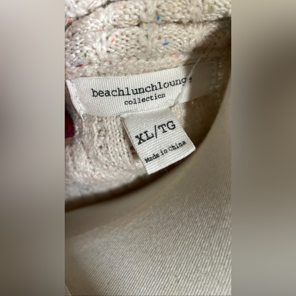 BeachLunchLounge Collection - Picture 3 of 4